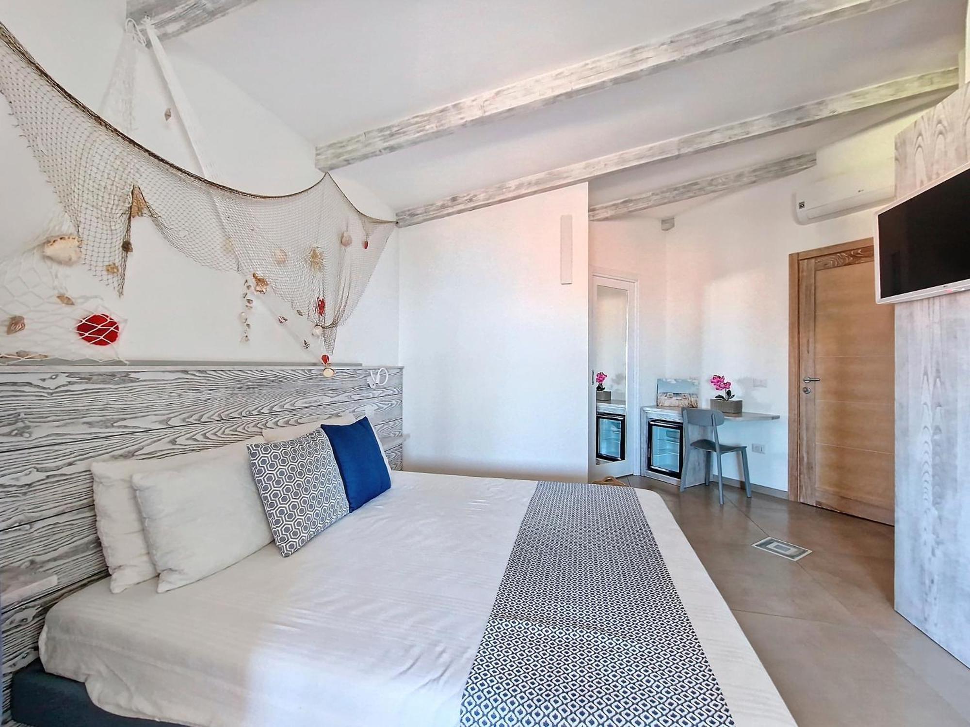 L'Onda Marina Hotel Castelsardo Bagian luar foto