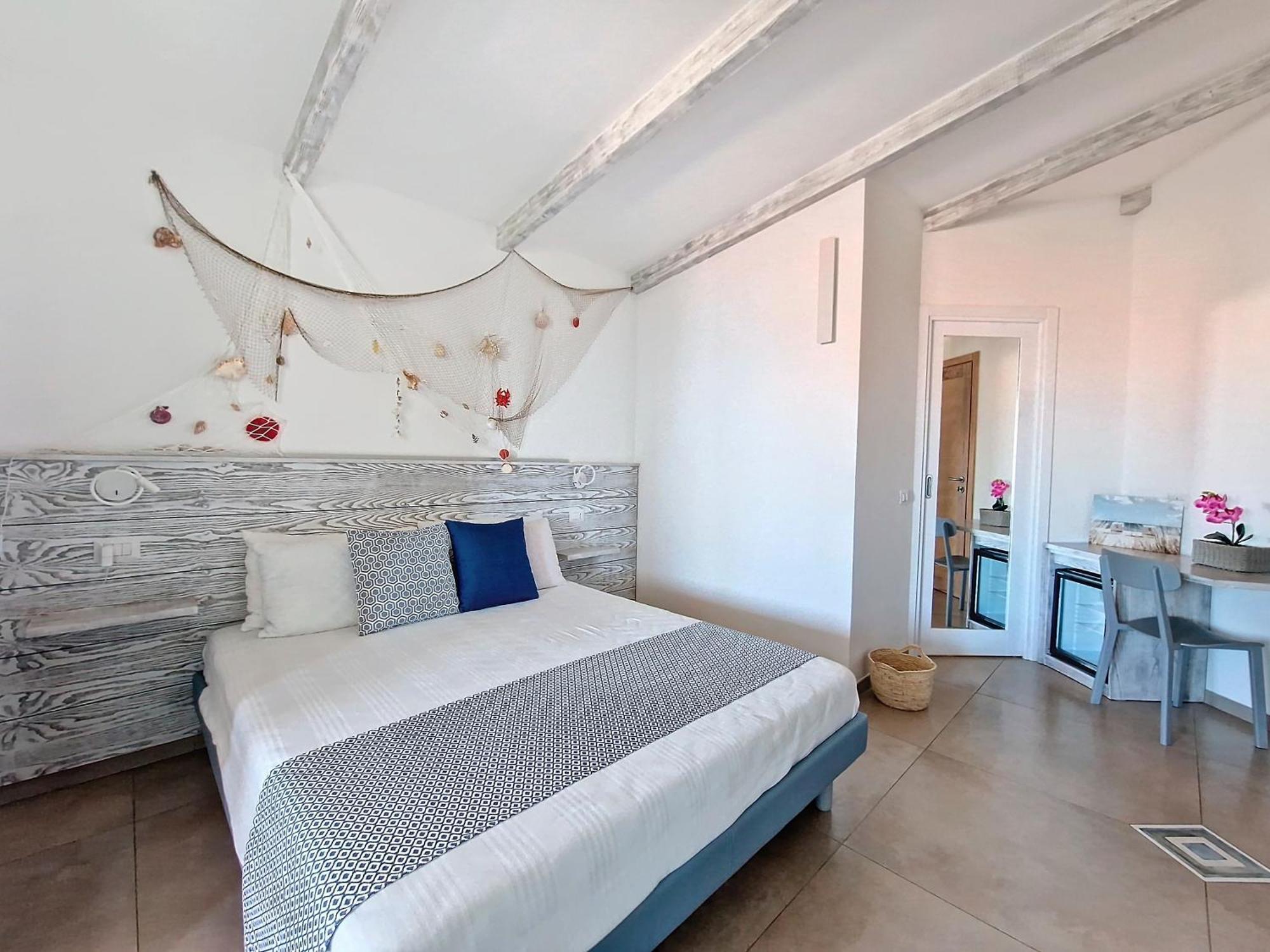 L'Onda Marina Hotel Castelsardo Bagian luar foto